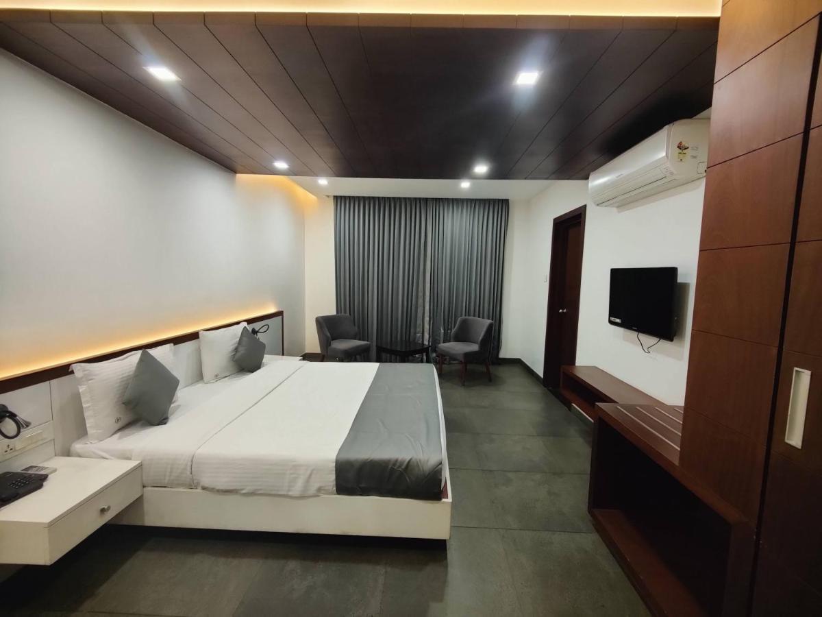Brahma The Hotel Султан Батери Екстериор снимка